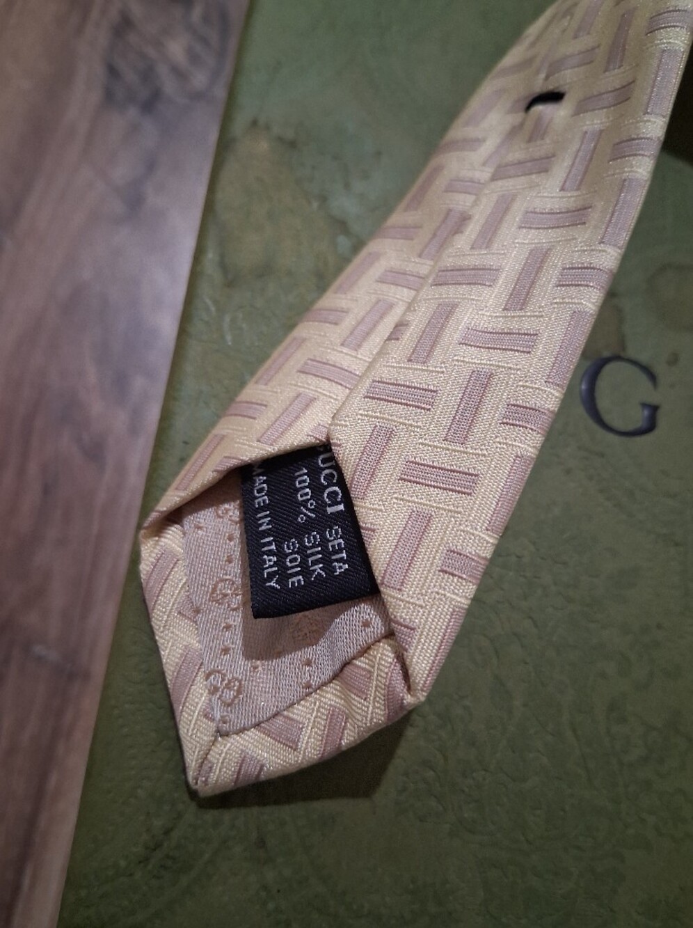 Gucci Beige Geometric Silk Tie - Picture 5 of 8